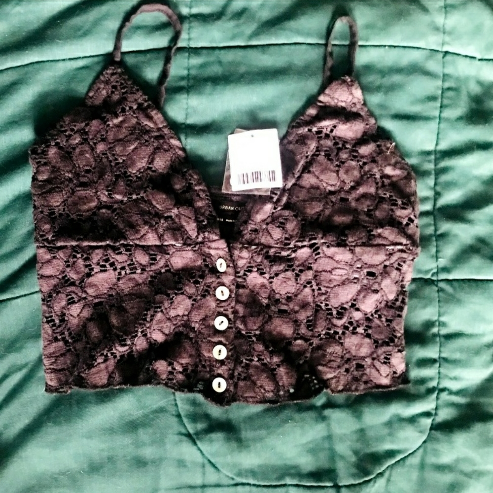 URBAN OUTFITTERS. Crop top size medium